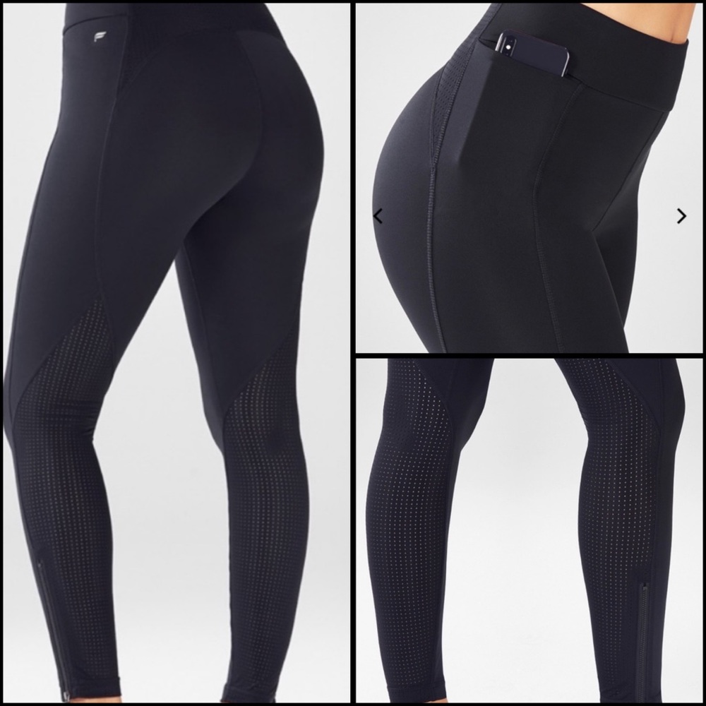 Black Fabletics leggings